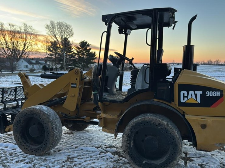 caterpillar-908h-image-2