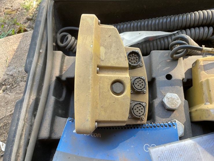 #3731-•-topcon-paver-and-profiler-control-box-image-5