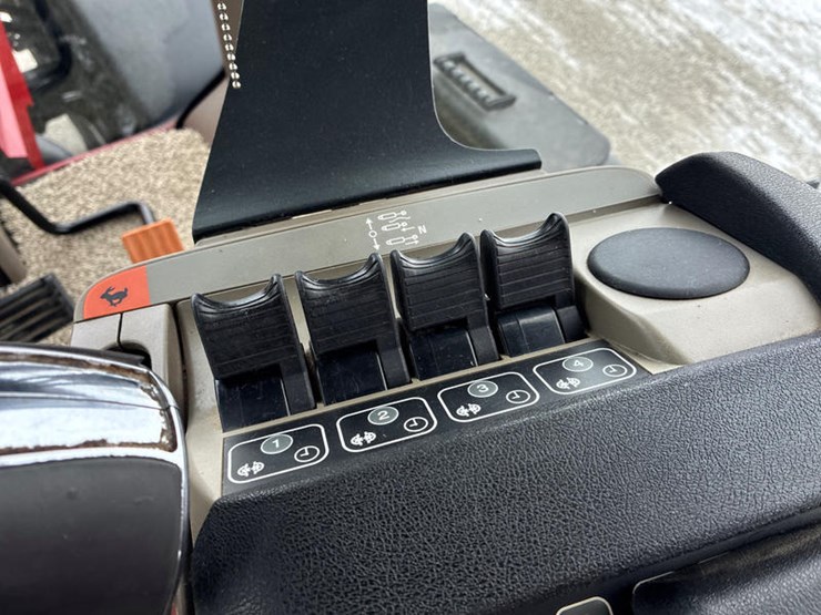 case-ih-magnum-315-image-82