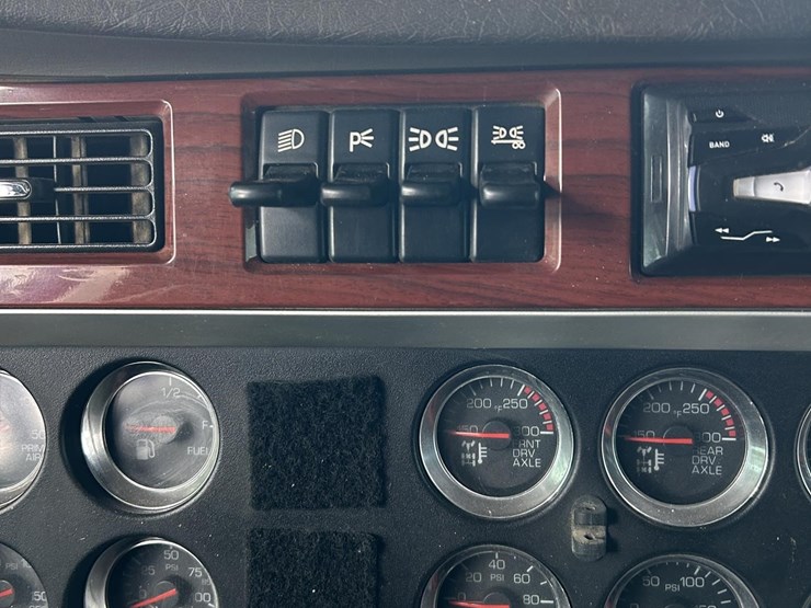 kenworth-w900-image-37