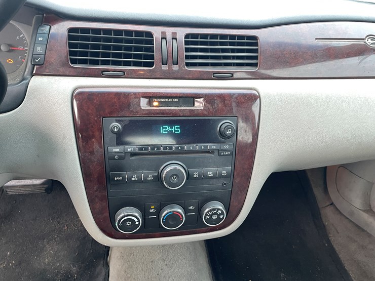 #1173-•-2008-chevrolet-impala-ls-(has-mn-title)-image-15