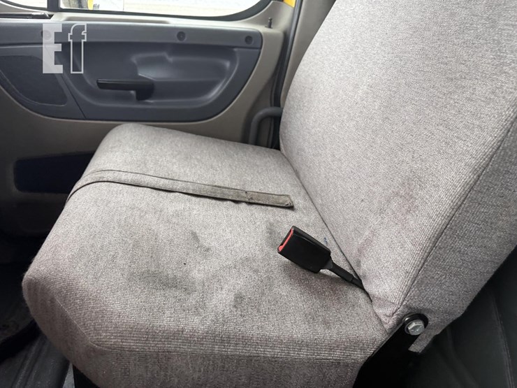 2016-freightliner-cascadia-125-image-28