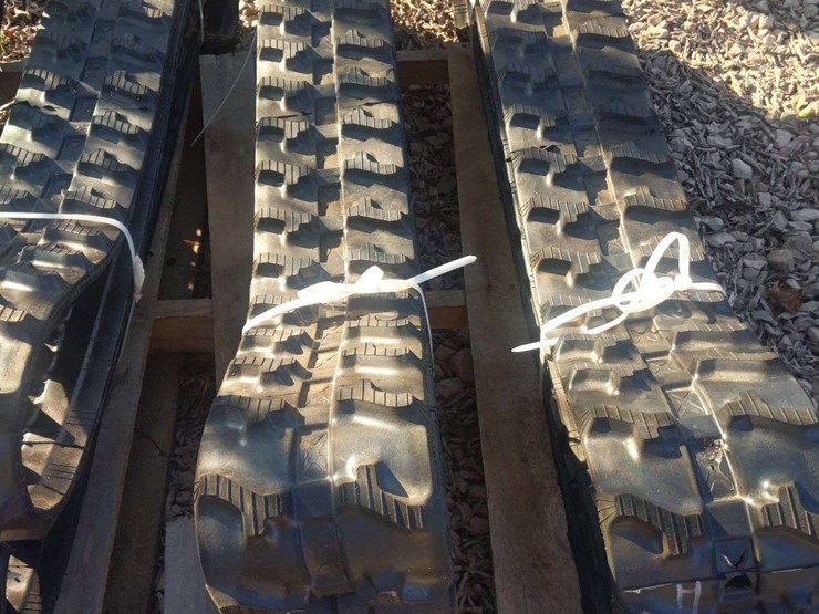 qty-(1)-set-mini-excavator-rubber-tracks-image-2