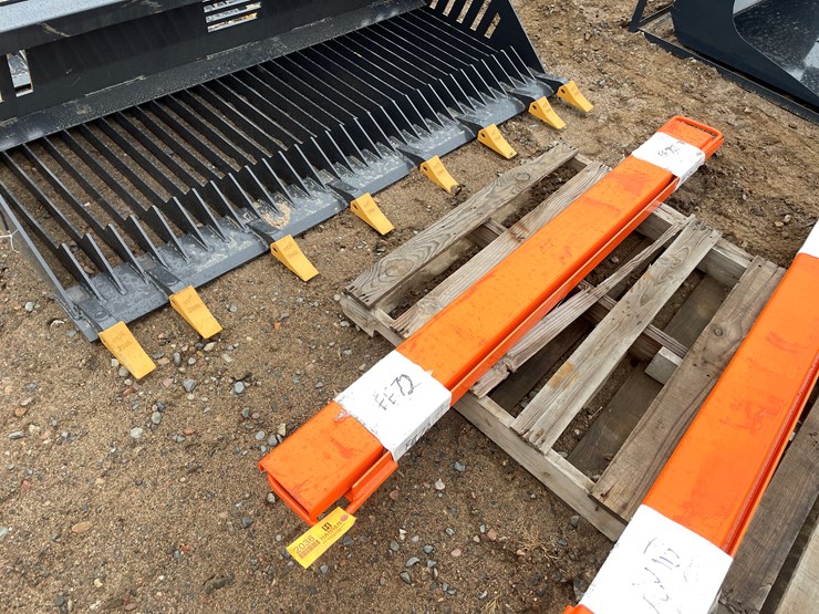 #2036-•-unused-forklift-extensions-image-2