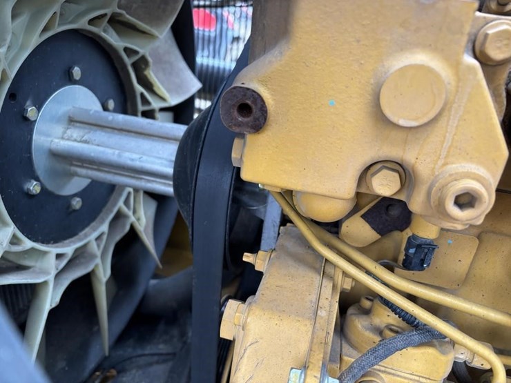 2017-deere-210l-image-52