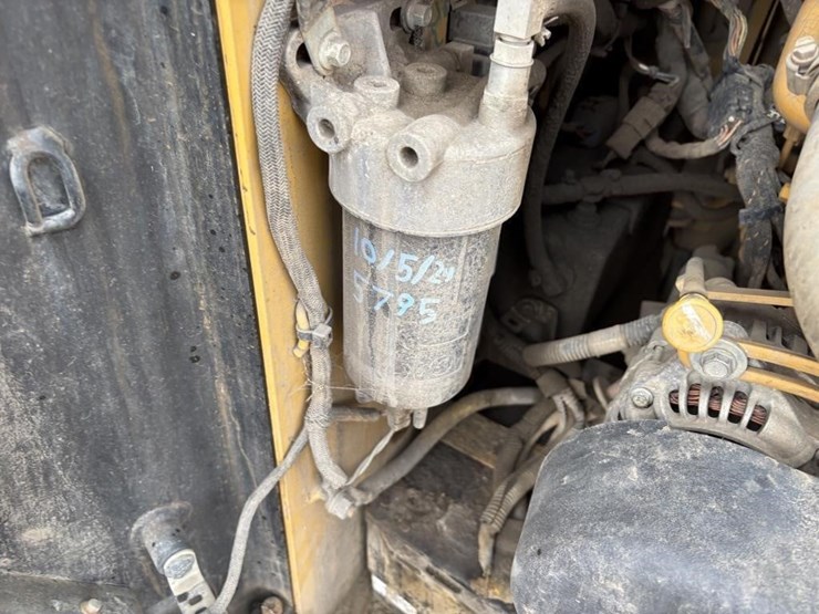 caterpillar-259d-image-32