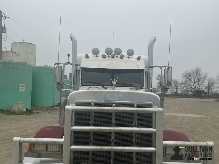 peterbilt-379-image-11
