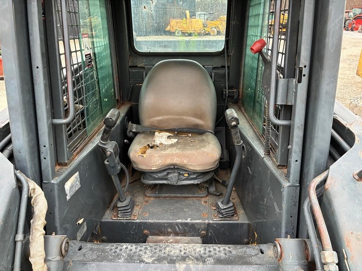 new-holland-ls180-image-14