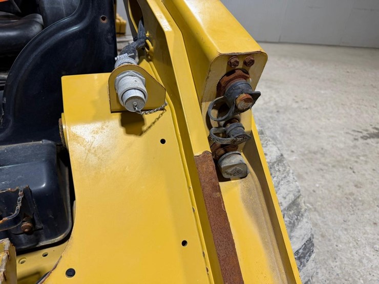 2020-caterpillar-272d3-image-11