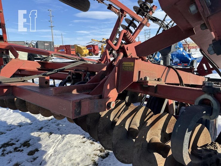 case-ih-3900-image-15