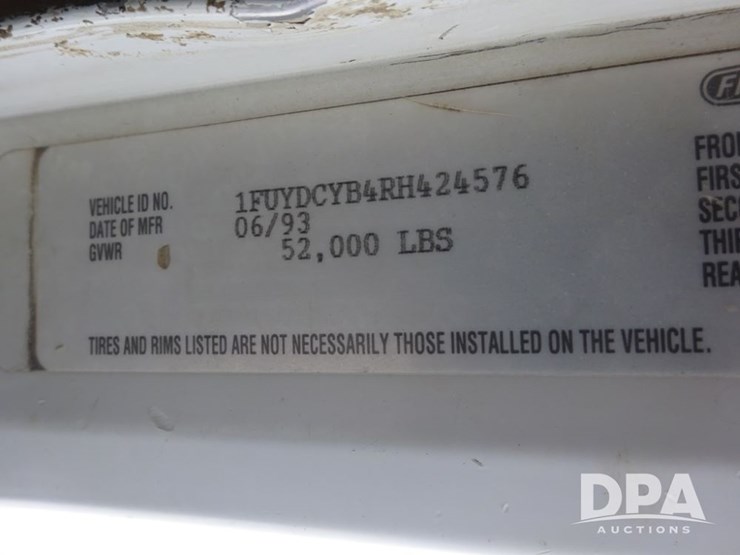 1994-freightliner-fld120-image-112