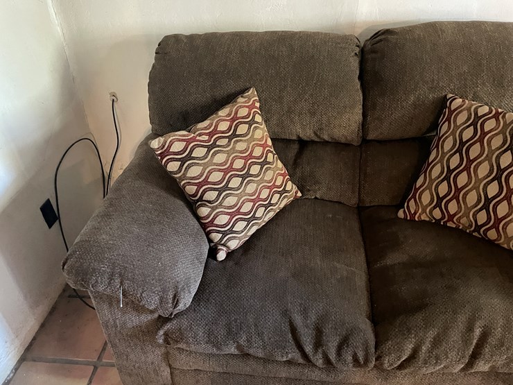 #3744-•-matching-couch-and-loveseat-image-12