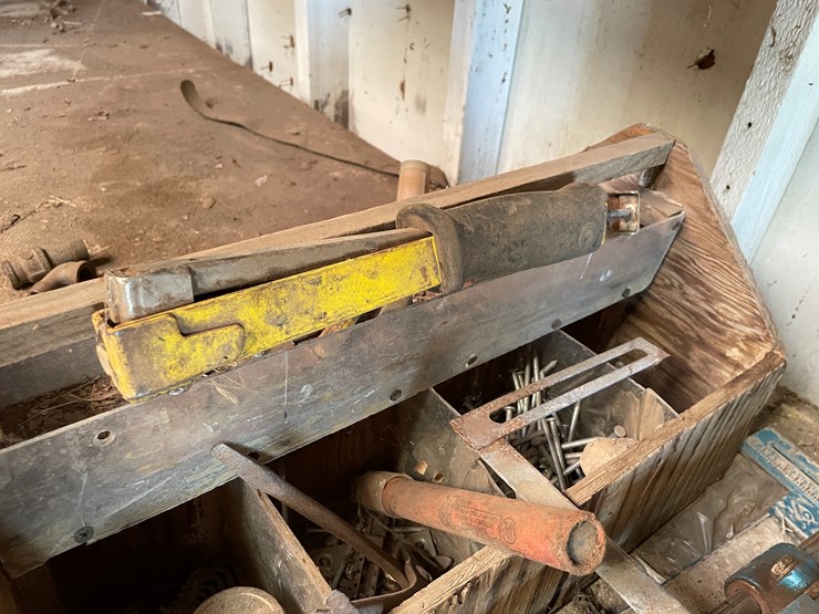 #3719-•-tile-saw,-cutters-and-hardware-box-image-15