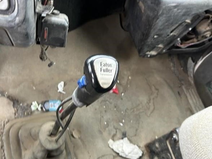 1997-ford-lt8000-image-49