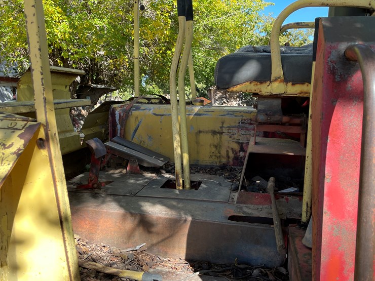 #3653-•-new-holland-swather-image-35