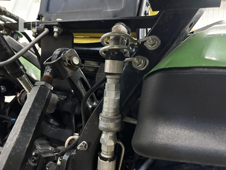 john-deere-1025r-image-9