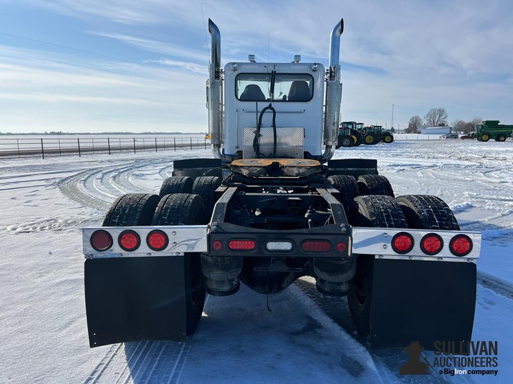 2014-peterbilt-388-image-6