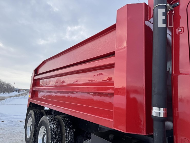 2004-mack-granite-cv713-image-4