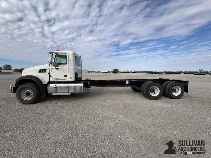 2015-mack-gu433-granite-t/a-cab-&-chassis-image-8