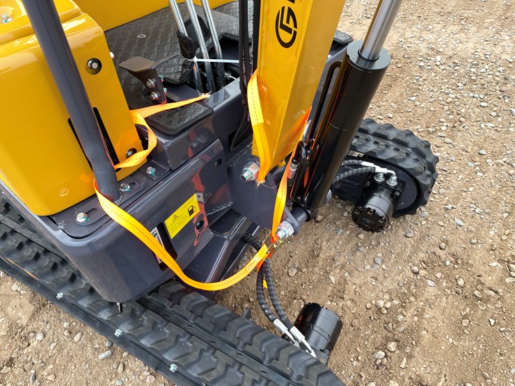 #9211-•-2025-unused-cfg-mini-excavator-image-9