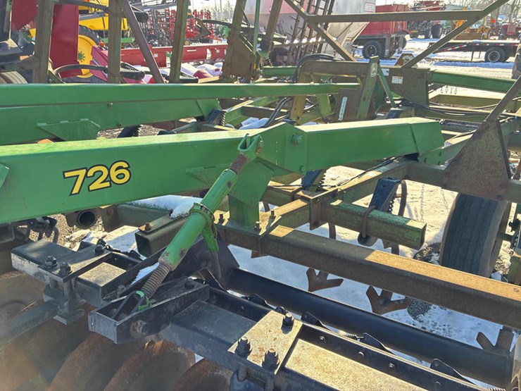 john-deere-726-image-47