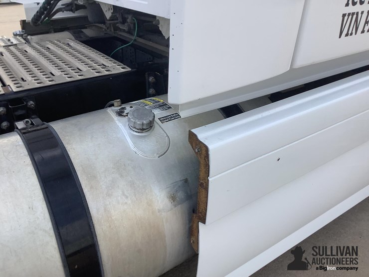 2015-volvo-vnl-t/a-truck-tractor-image-13