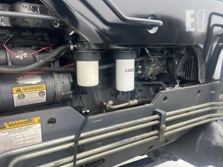 new-holland-tv140-image-5