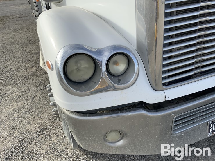 freightliner-coronado-132-image-16