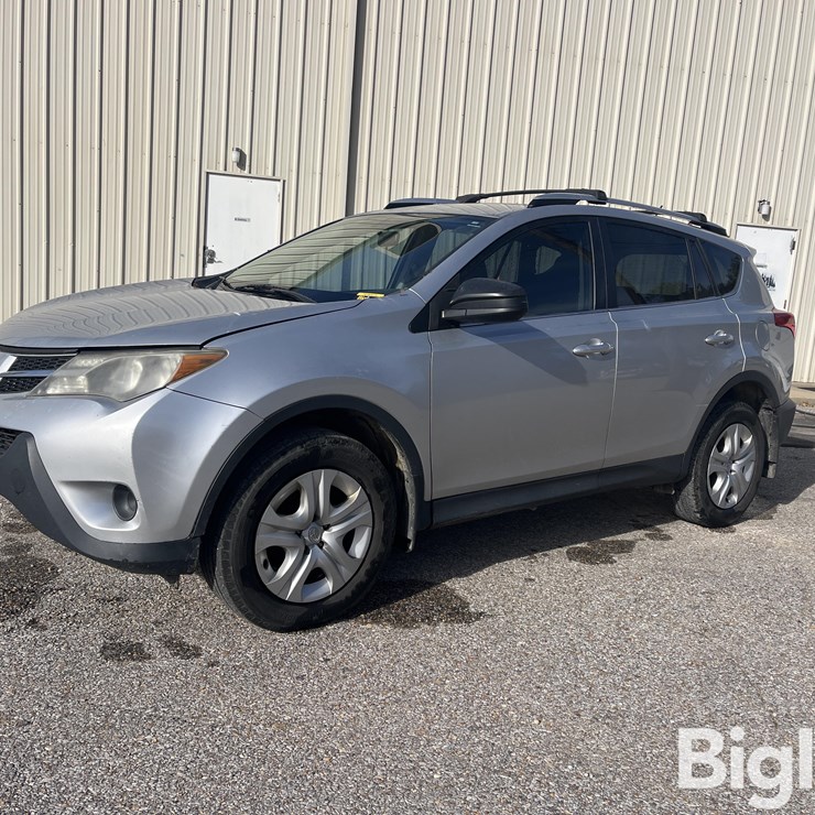 TOYOTA RAV4 LE