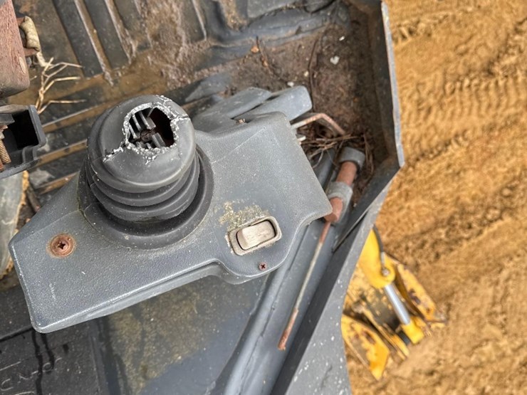 2005-deere-310sg-image-21