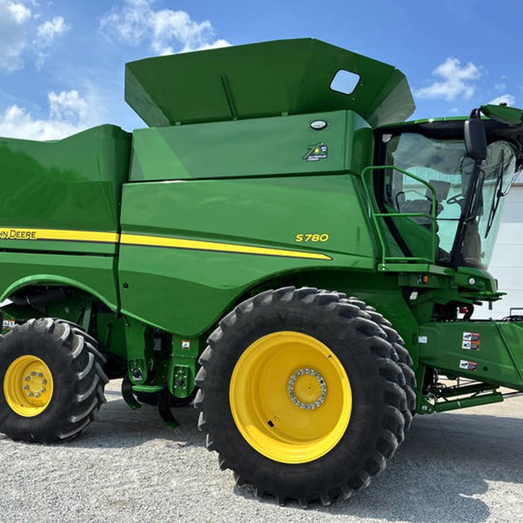 JOHN DEERE S780