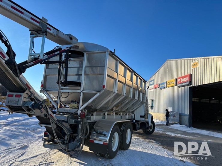 international-4900-image-12