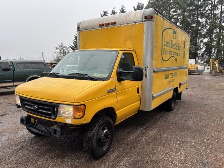 2006-ford-e350-image-1