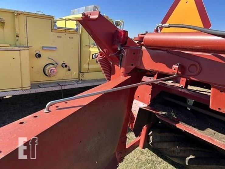 2014-new-holland-h7460-image-36