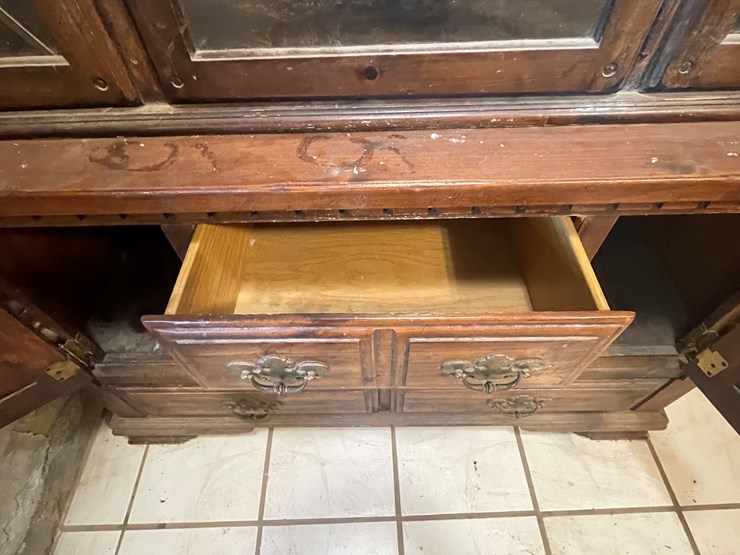 #3740-•-wooden-glass-hutch-image-7