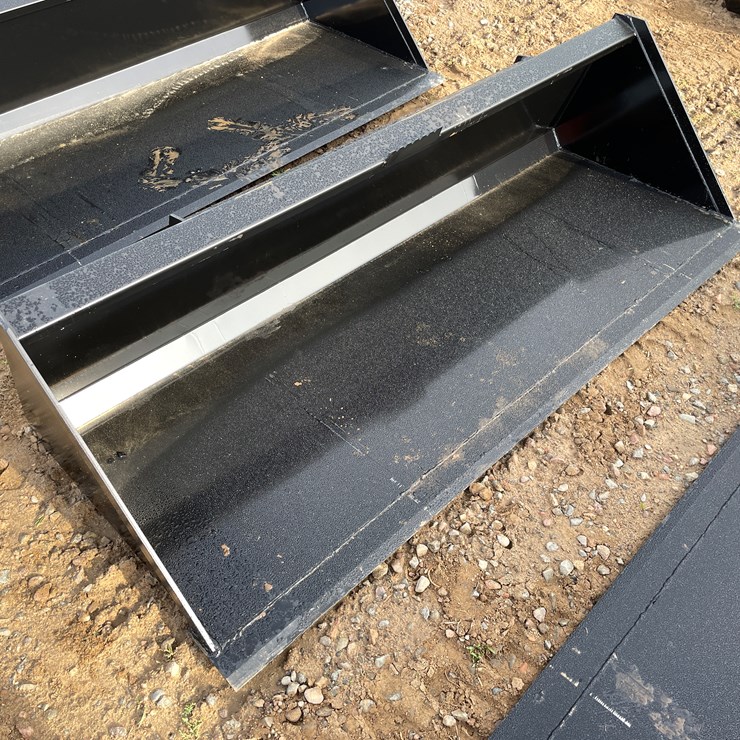 #2007 • Bucket Attachment