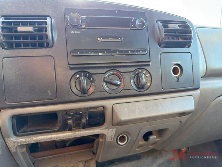 ford-f250-xl-image-18