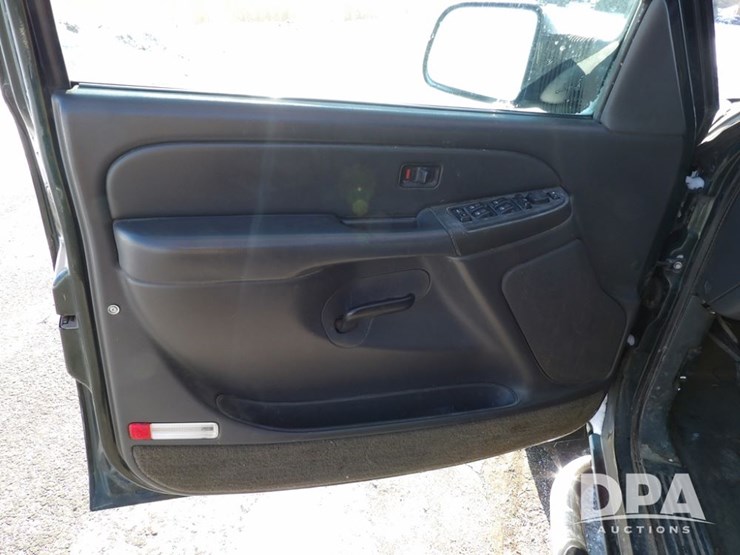 2005-chevrolet-silverado-3500-image-26