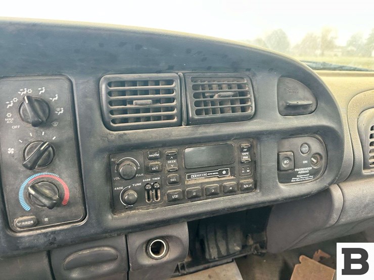 1998-dodge-1500-image-34