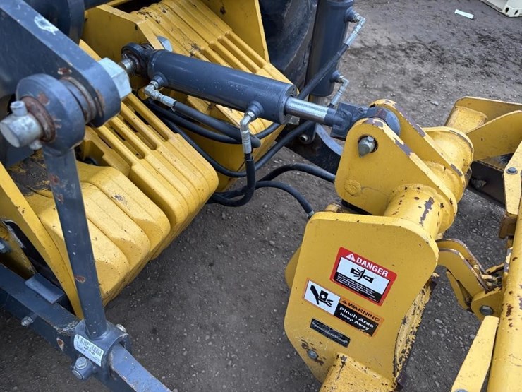 2017-deere-210l-image-22