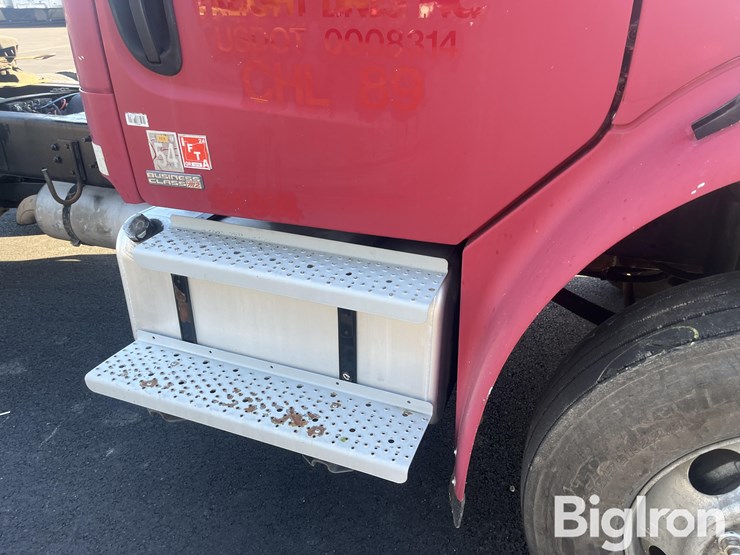 freightliner-m2-106-image-14