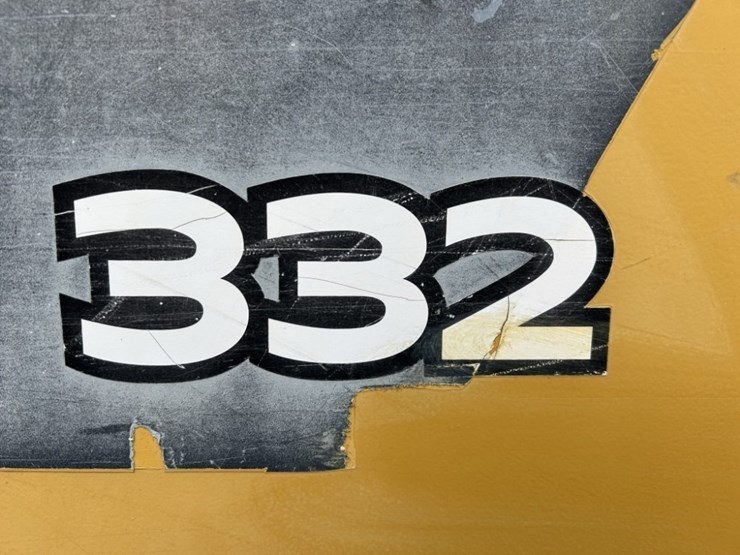 john-deere-332-image-10