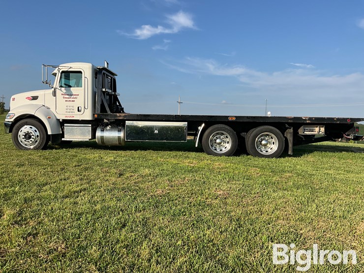 peterbilt-348-image-8