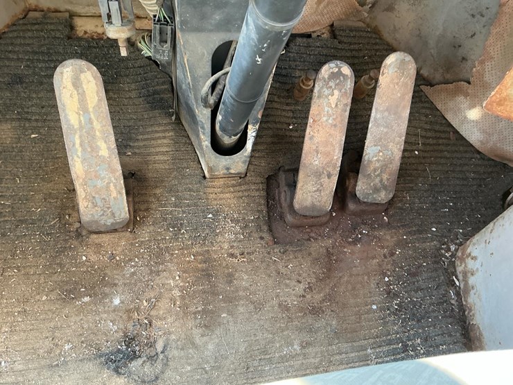 1989-deere-444e-image-20