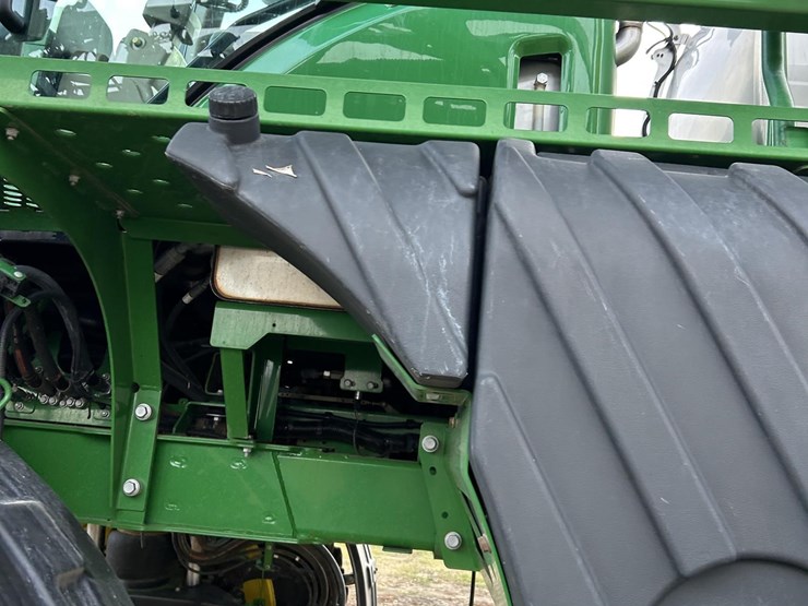 2017-john-deere-r4038-image-8