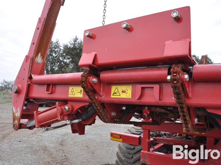 2022-proag-bale-titan-bale-skooper-image-9