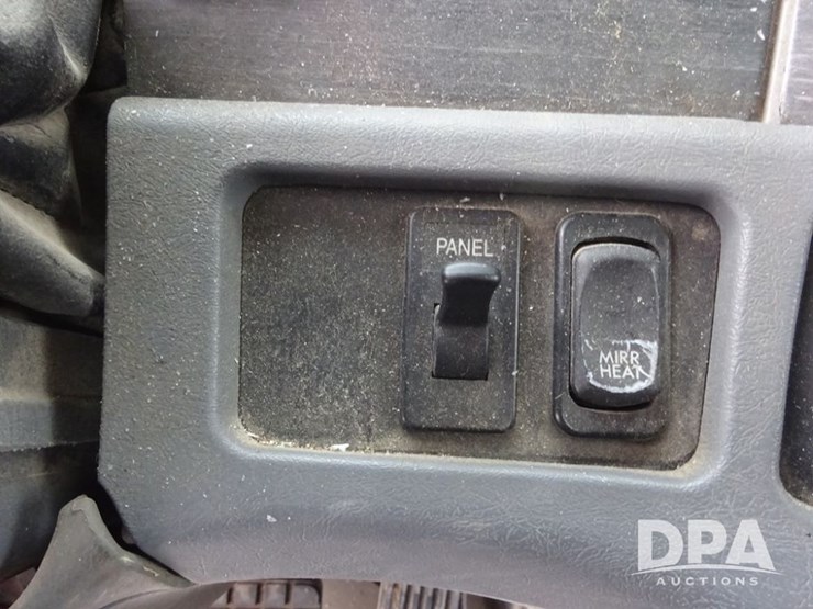 2007-freightliner-columbia-112-image-97