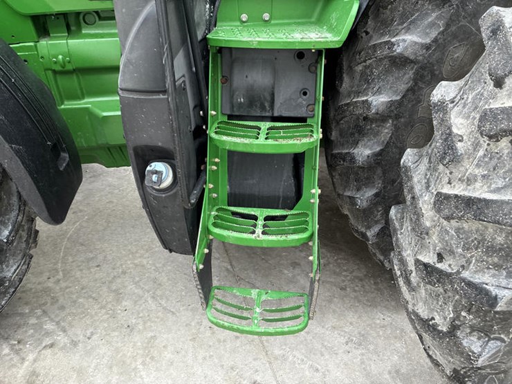 john-deere-8370r-image-29