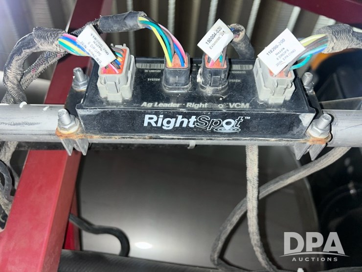 case-ih-patriot-3330-image-24