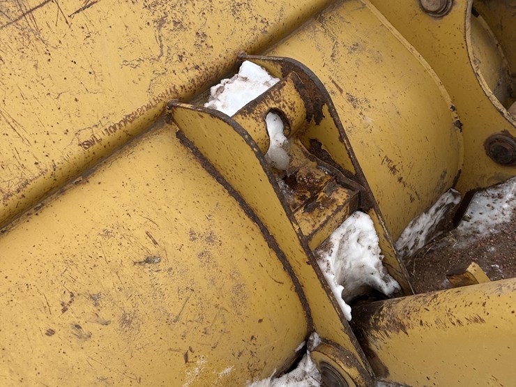 caterpillar-420d-image-14